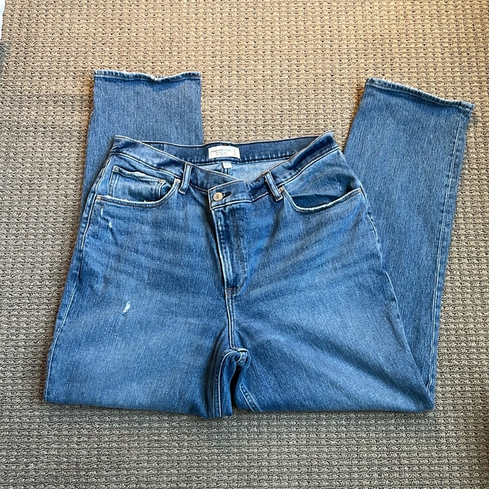 Abercrombie & Fitch the ‘90s Straight Ultra High Rise Plus Size Curve Love Jeans
